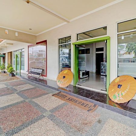 Oyo 90347 Hotel Srikandi Syariah 打横 外观 照片