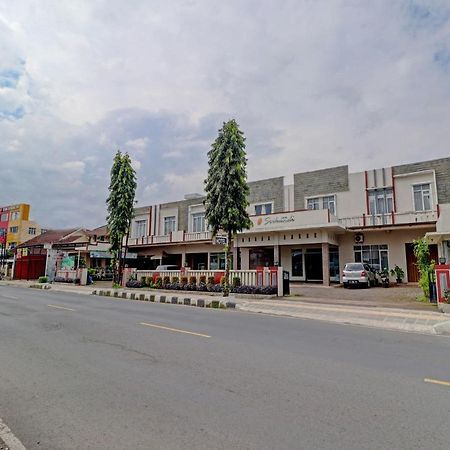 Oyo 90347 Hotel Srikandi Syariah 打横 外观 照片