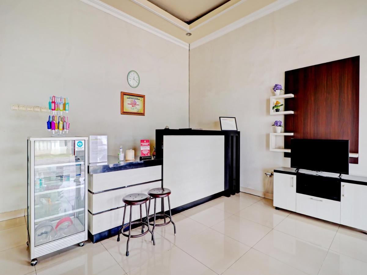 Oyo 90347 Hotel Srikandi Syariah 打横 外观 照片
