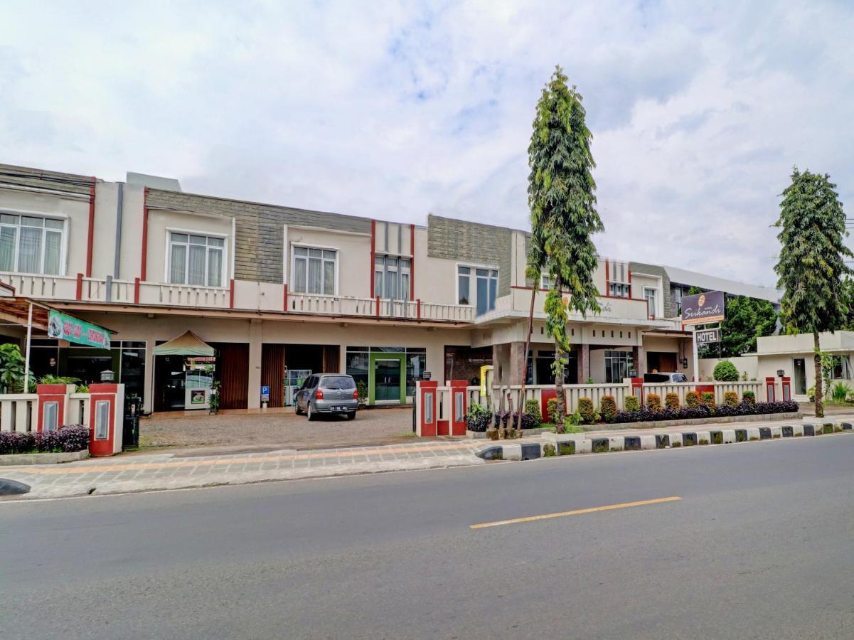 Oyo 90347 Hotel Srikandi Syariah 打横 外观 照片