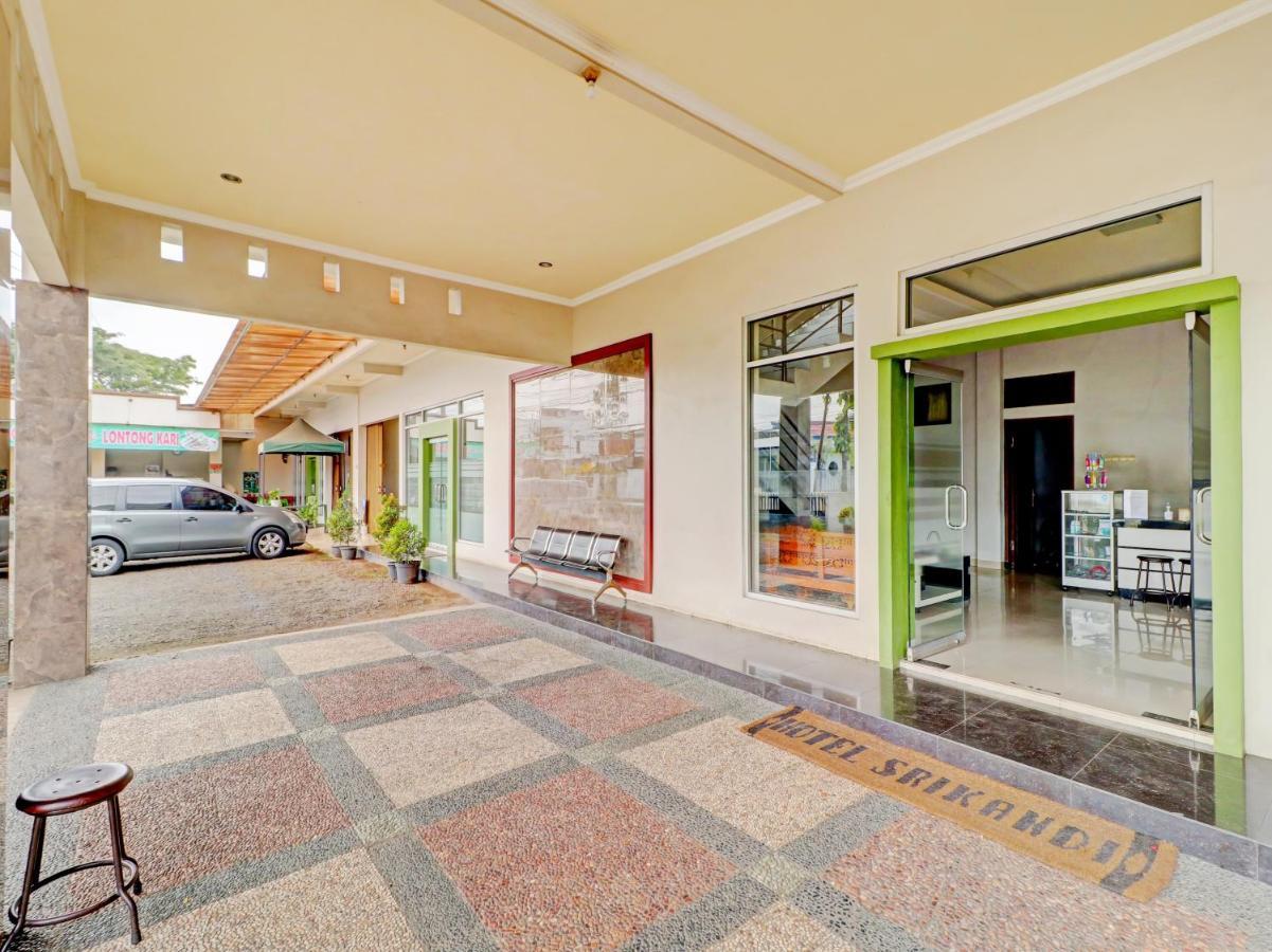 Oyo 90347 Hotel Srikandi Syariah 打横 外观 照片