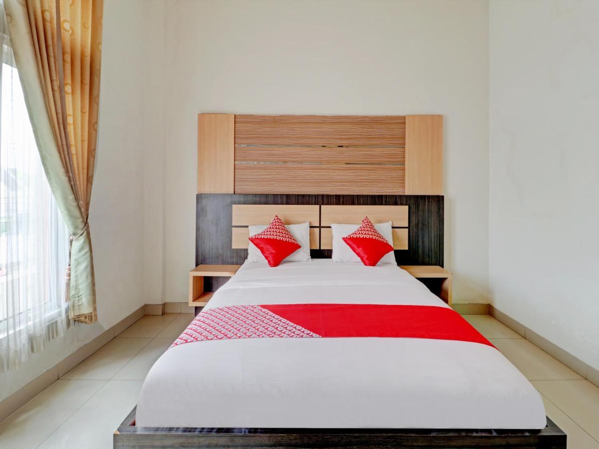 Oyo 90347 Hotel Srikandi Syariah 打横 外观 照片