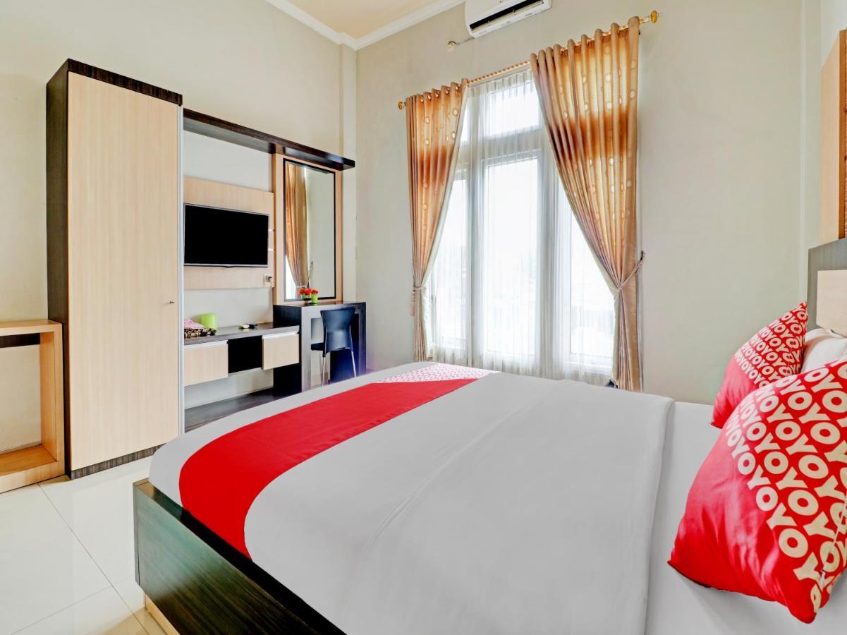 Oyo 90347 Hotel Srikandi Syariah 打横 外观 照片