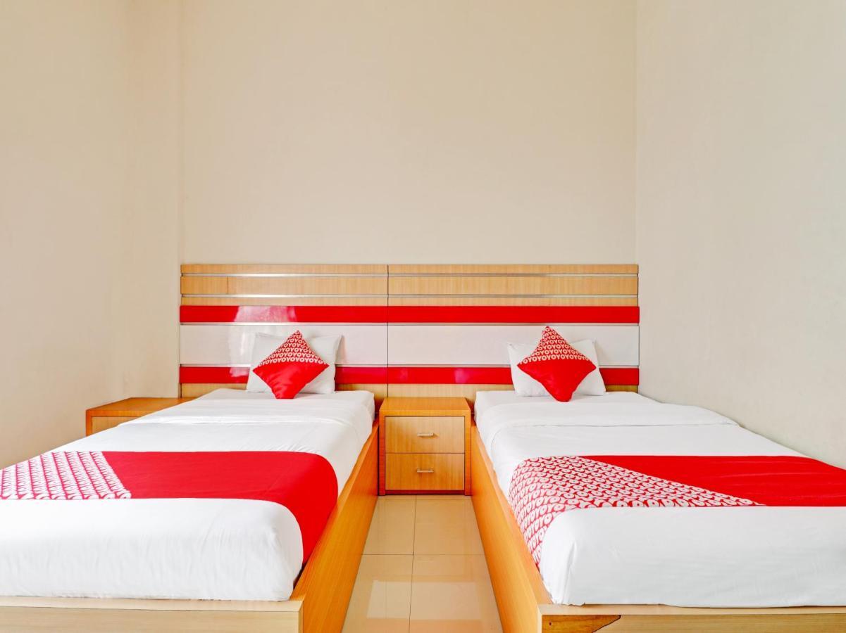 Oyo 90347 Hotel Srikandi Syariah 打横 外观 照片