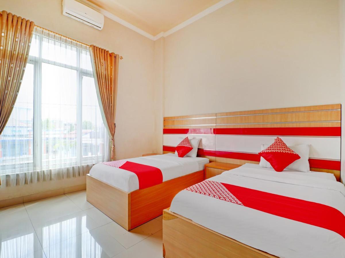 Oyo 90347 Hotel Srikandi Syariah 打横 外观 照片