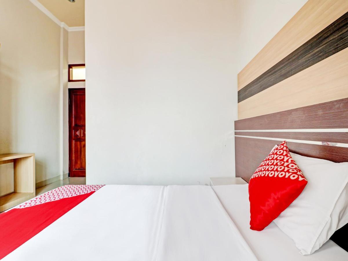 Oyo 90347 Hotel Srikandi Syariah 打横 外观 照片