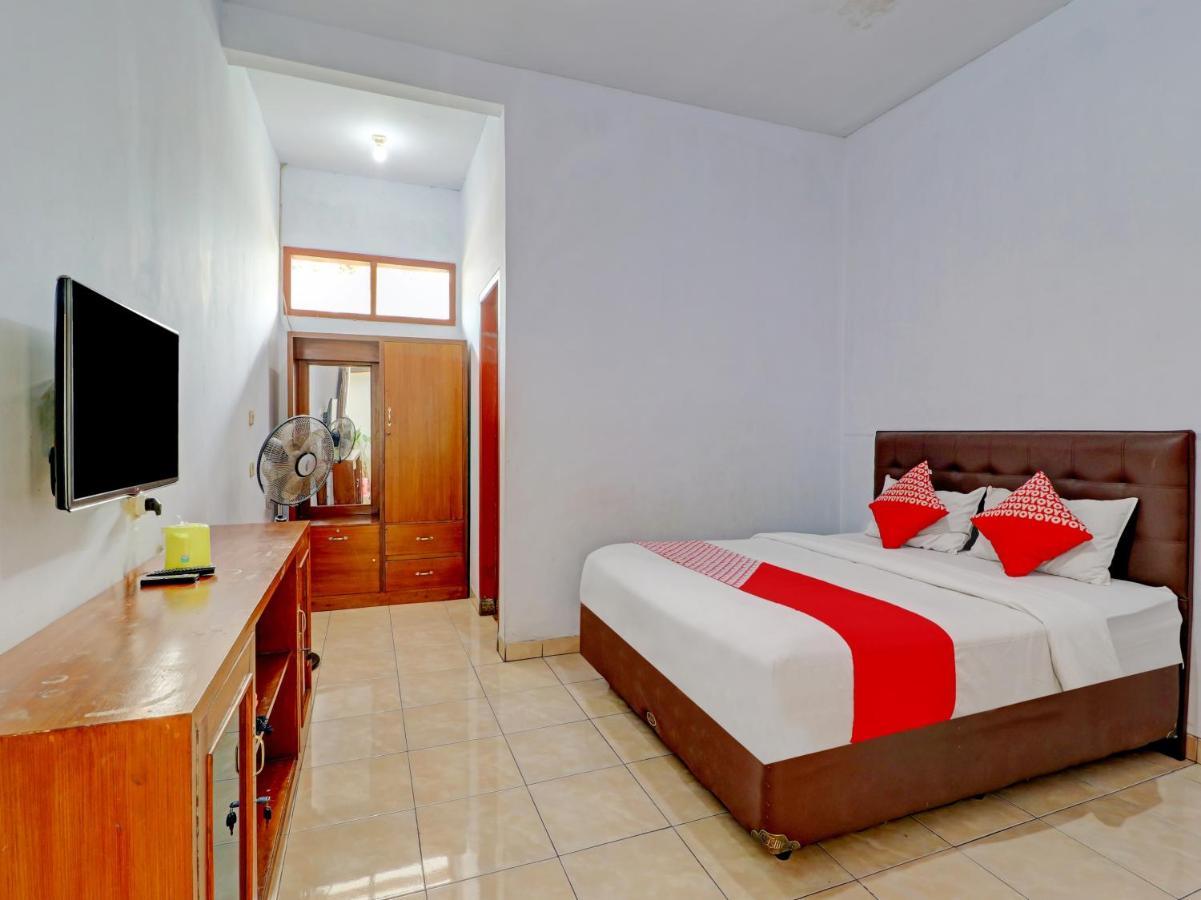 Oyo 90347 Hotel Srikandi Syariah 打横 外观 照片