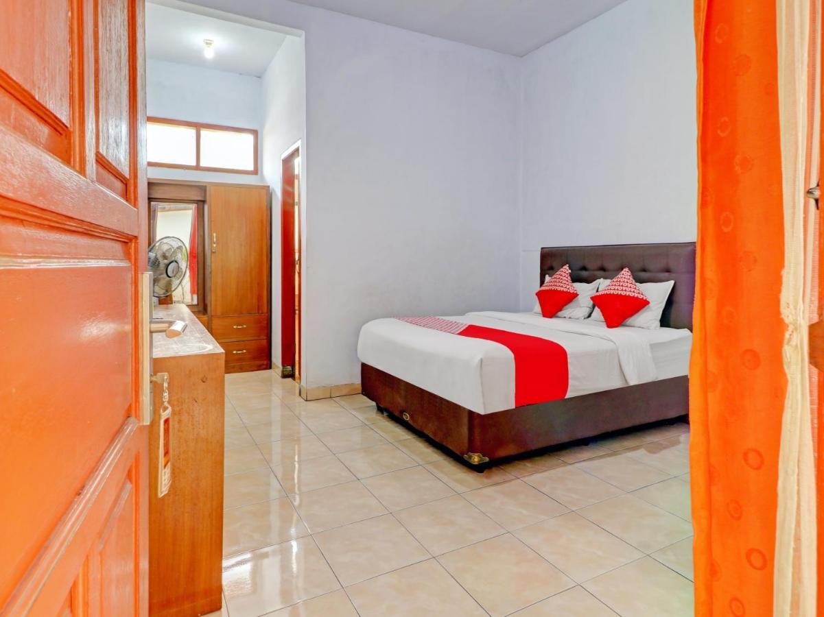 Oyo 90347 Hotel Srikandi Syariah 打横 外观 照片
