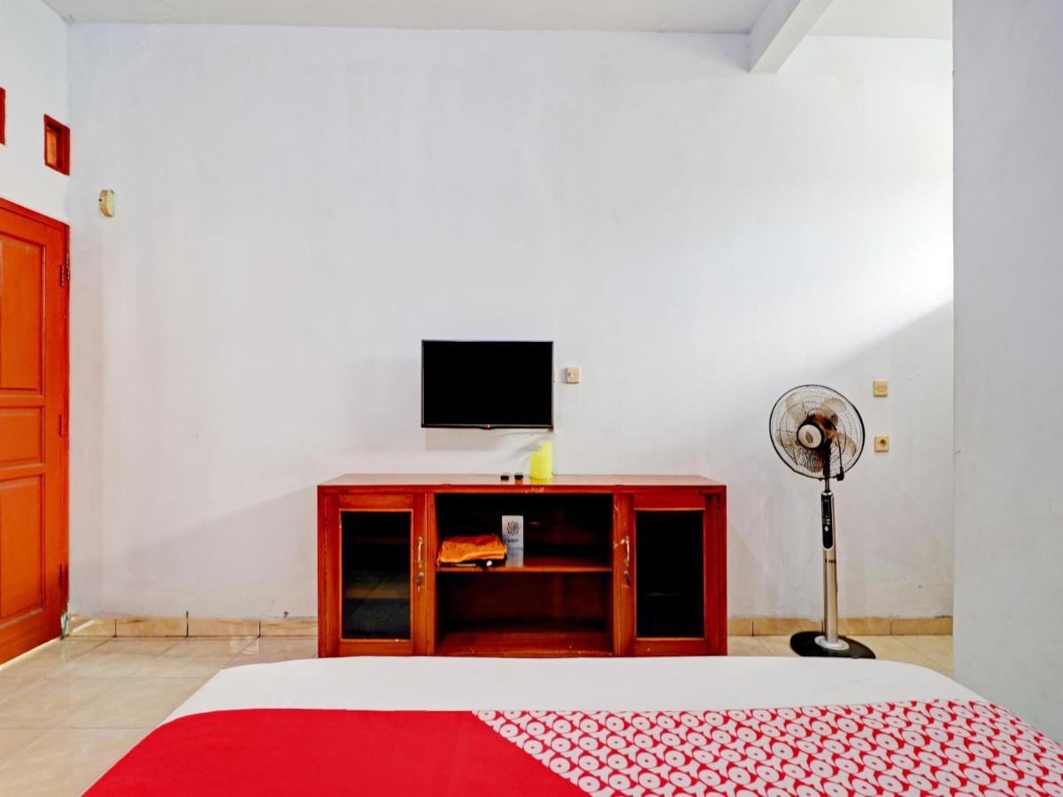 Oyo 90347 Hotel Srikandi Syariah 打横 外观 照片