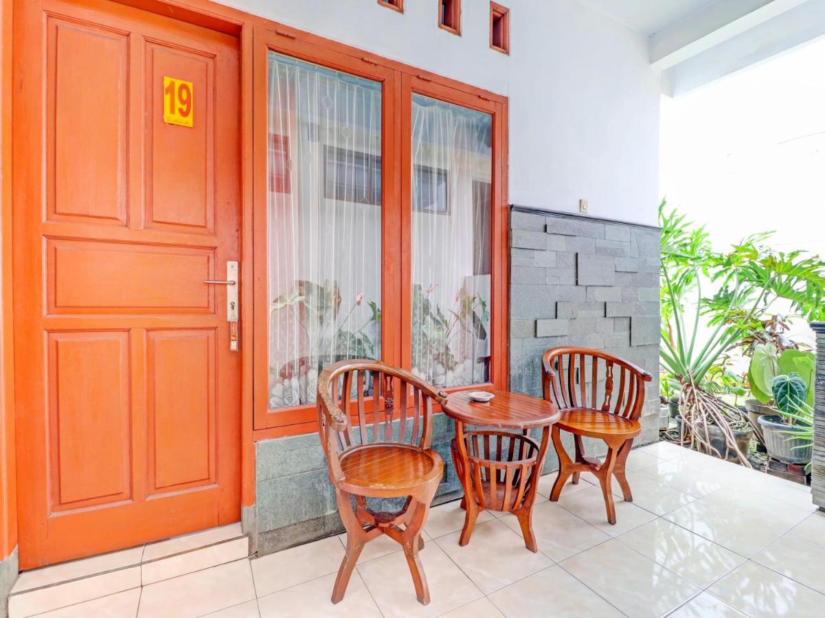 Oyo 90347 Hotel Srikandi Syariah 打横 外观 照片