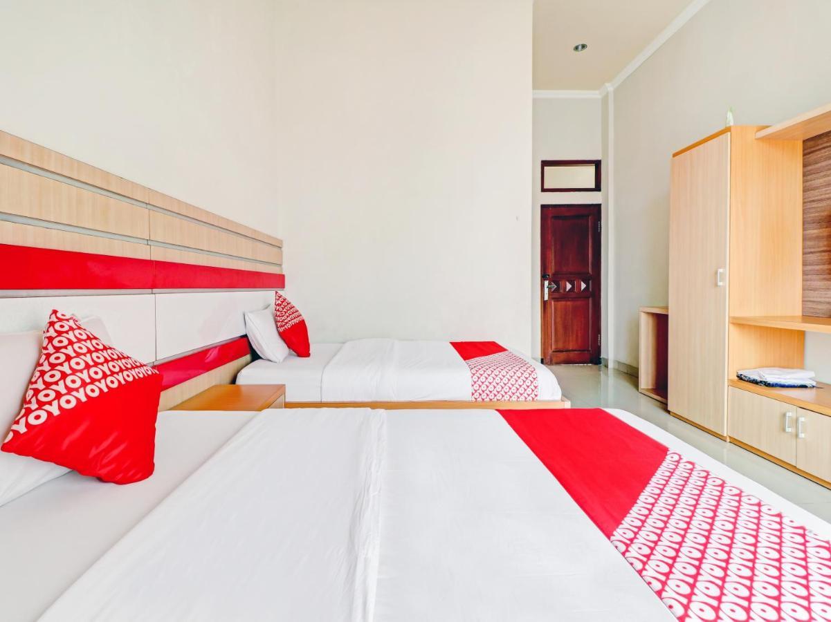 Oyo 90347 Hotel Srikandi Syariah 打横 外观 照片