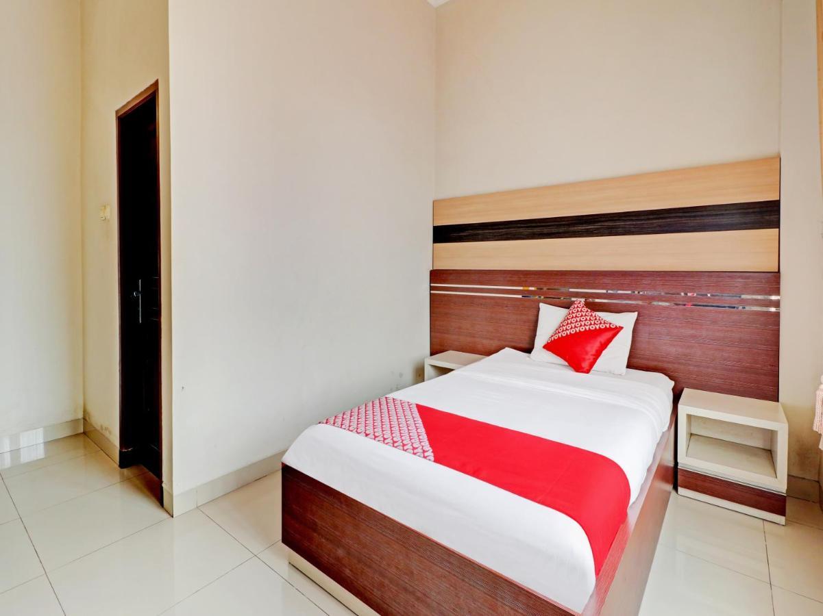 Oyo 90347 Hotel Srikandi Syariah 打横 外观 照片