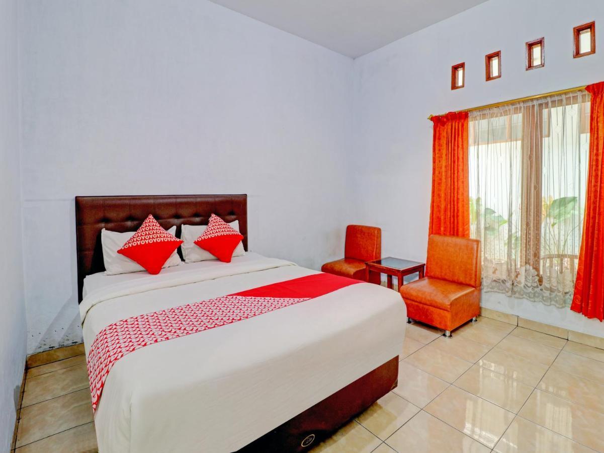 Oyo 90347 Hotel Srikandi Syariah 打横 外观 照片