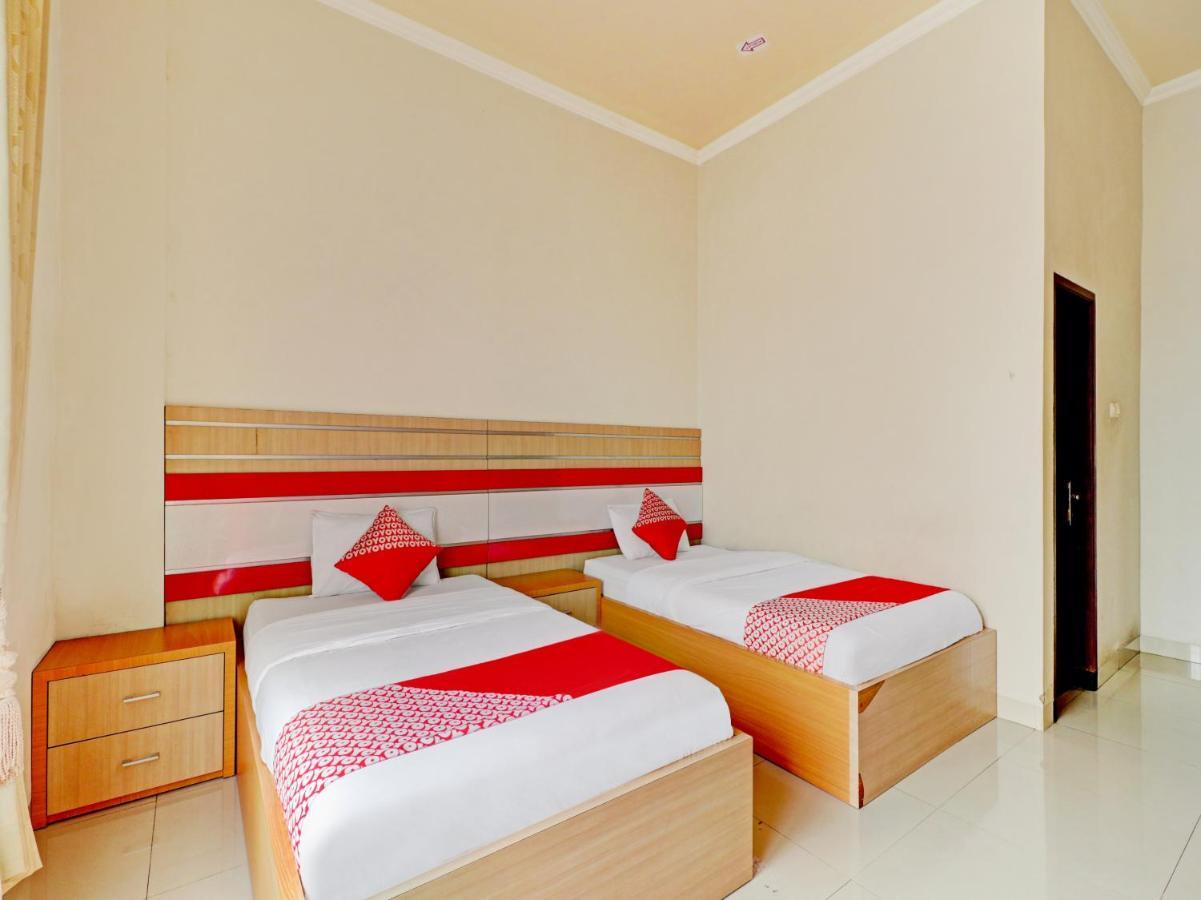Oyo 90347 Hotel Srikandi Syariah 打横 外观 照片